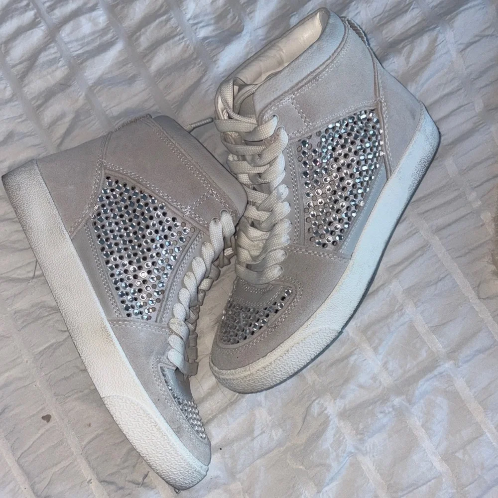 Women's High-Top Sneakers with Rhinestone Detailing - Picture 1 of 3